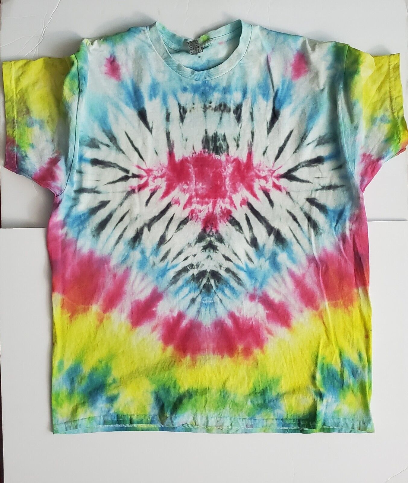 Handmade In UK Tie Dye T-Shirt. Heart Of Africa Men's Extra Large.