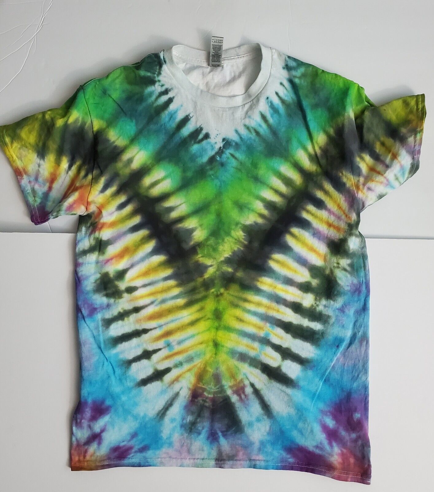 Handmade In The UK Tie Dye T-Shirt. Unisex Dashiki Style T Shirt Medium