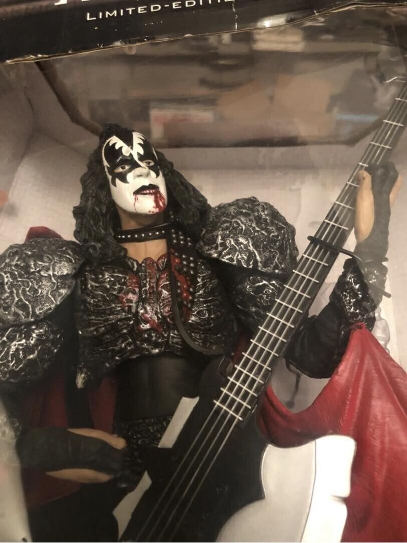 KISS Creatures THE DEMON - GENE SIMMONS McFarlane 12" DAMAGED BOX