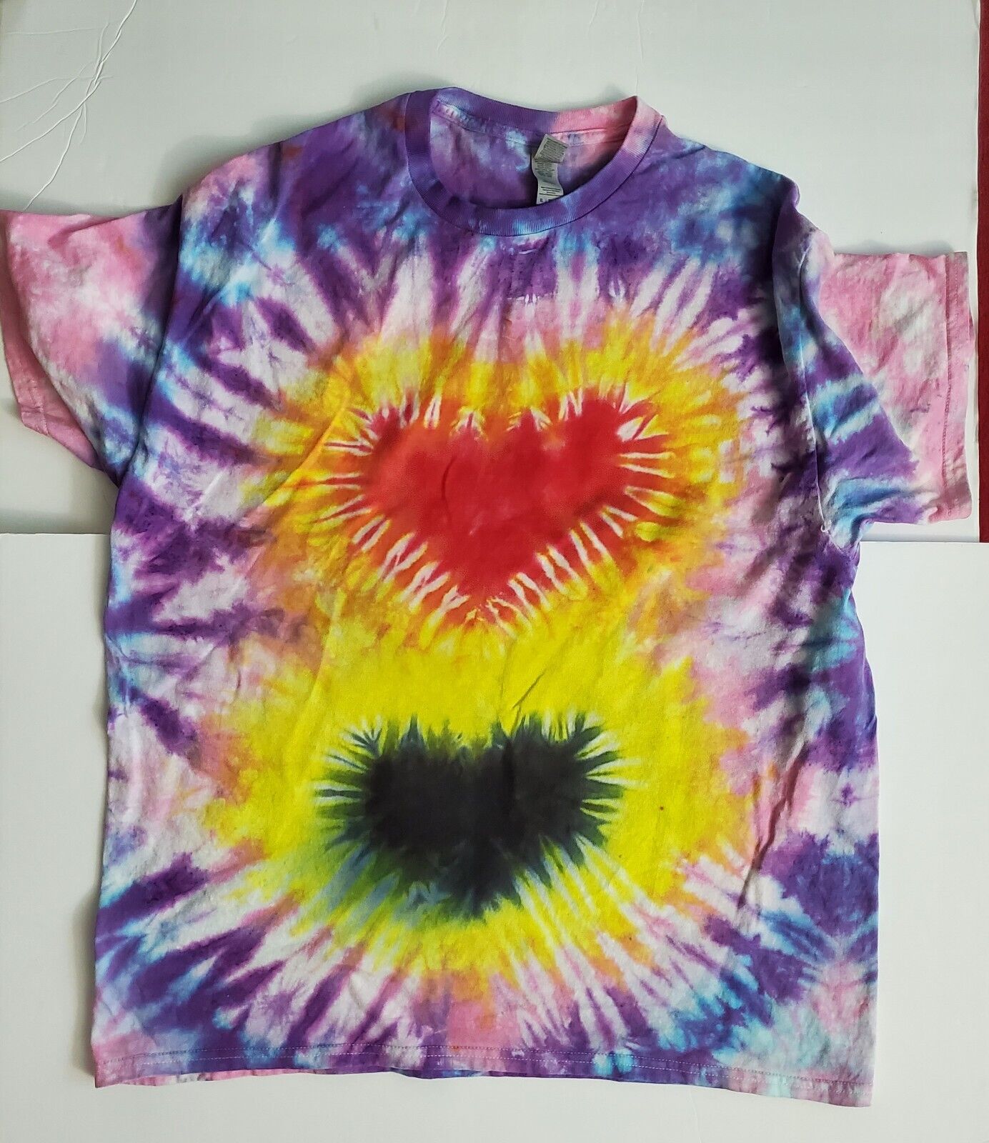 Handmade In UK Tie Dye T-Shirt. Double Heart Beat Men's Extra Large.