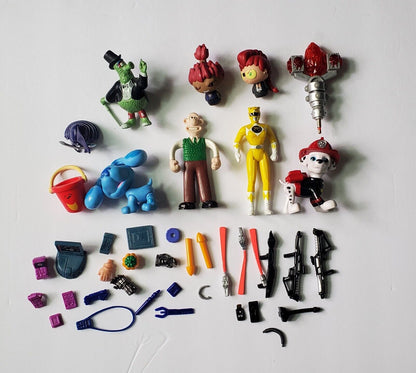 1980s Marvel Toy Biz Accessory Lot Of 40 Pieces Playmates Street Fighter 4custom