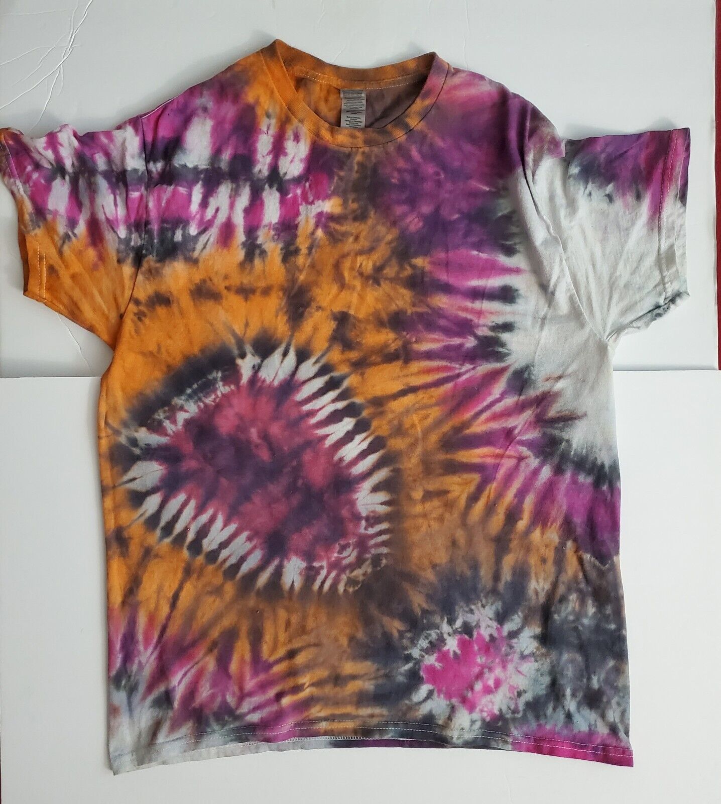 Handmade In UK Tie Dye T-Shirt. Tiger Paws Unisex Large.