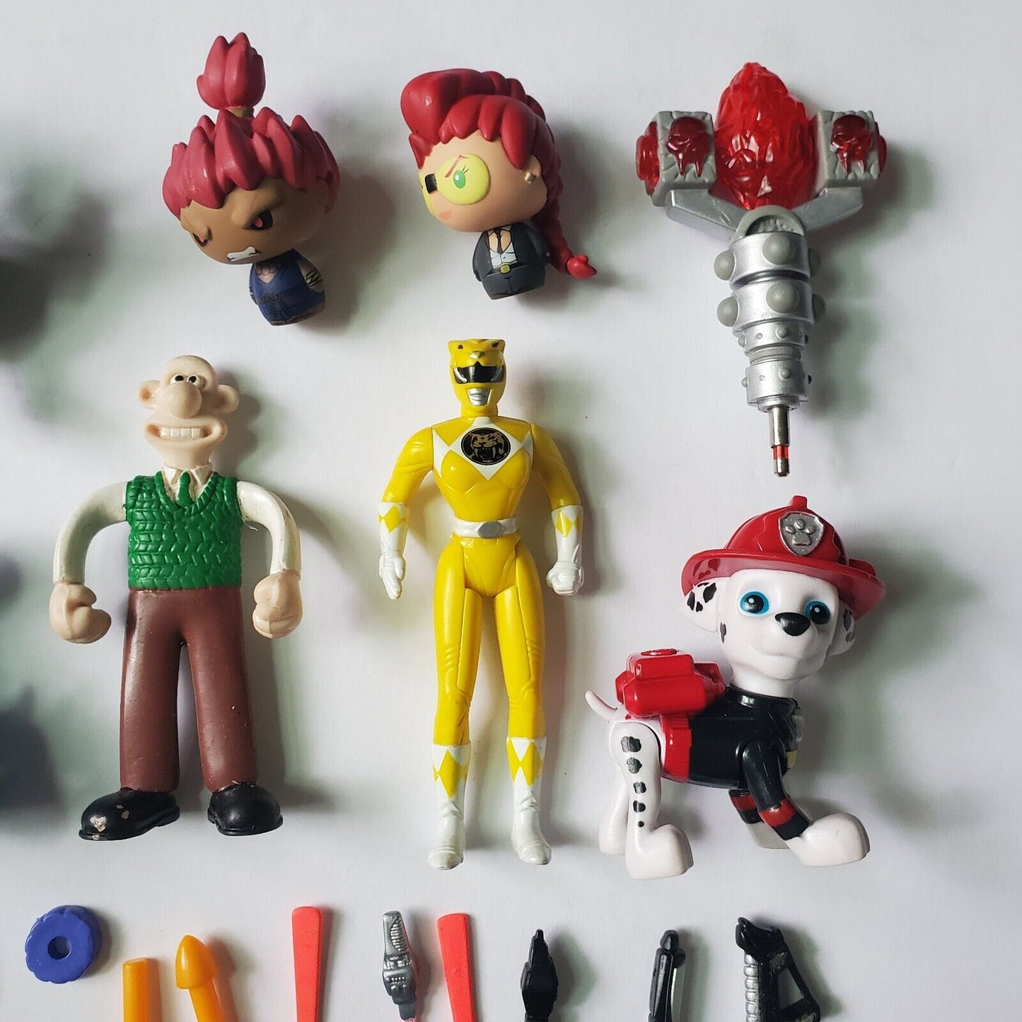 1980s Marvel Toy Biz Accessory Lot Of 40 Pieces Playmates Street Fighter 4custom