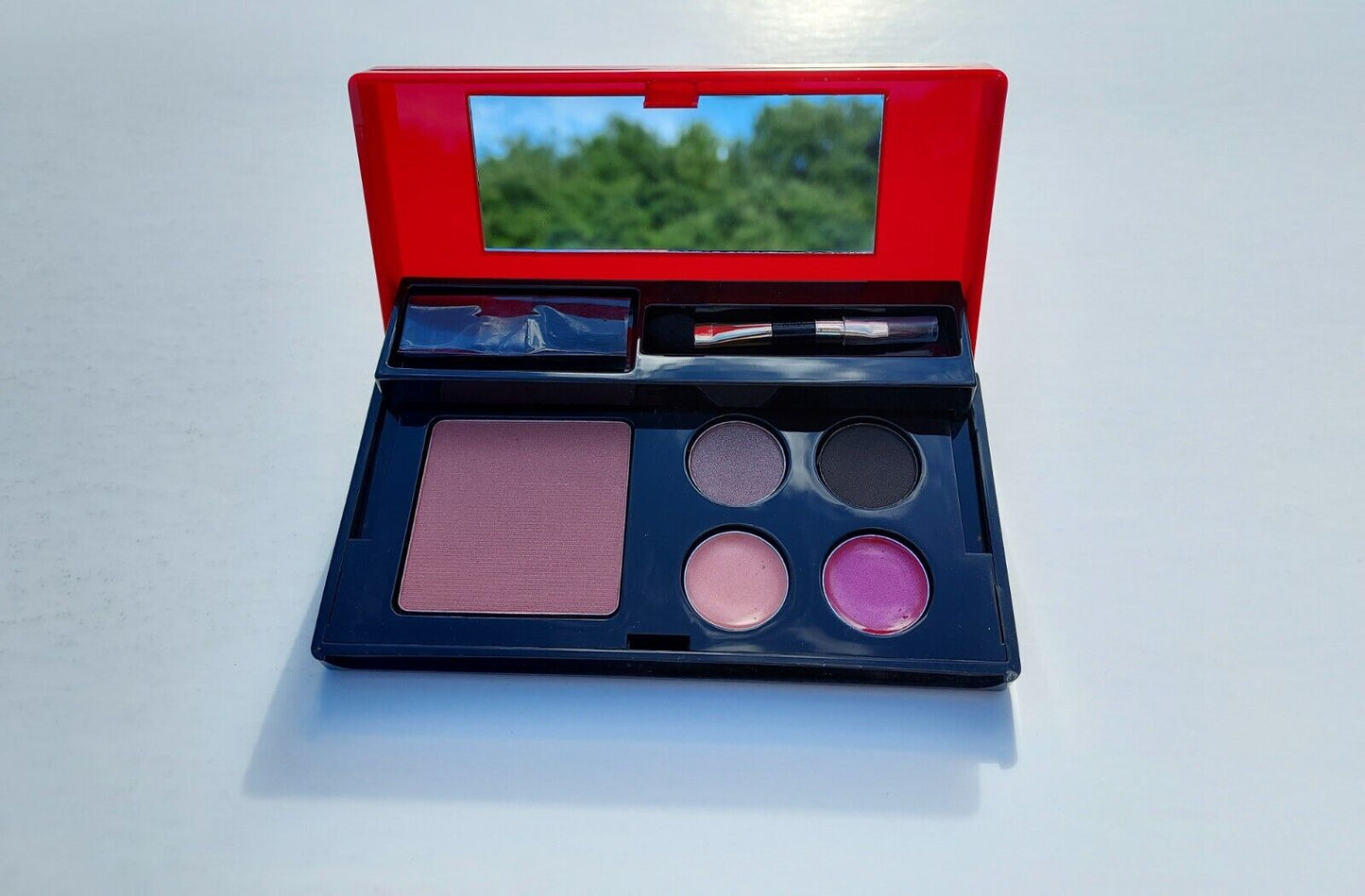 Elizabeth Arden Eyeshadow-MIngle /Ember ~ Blush ~Lip Gloss Palette - New