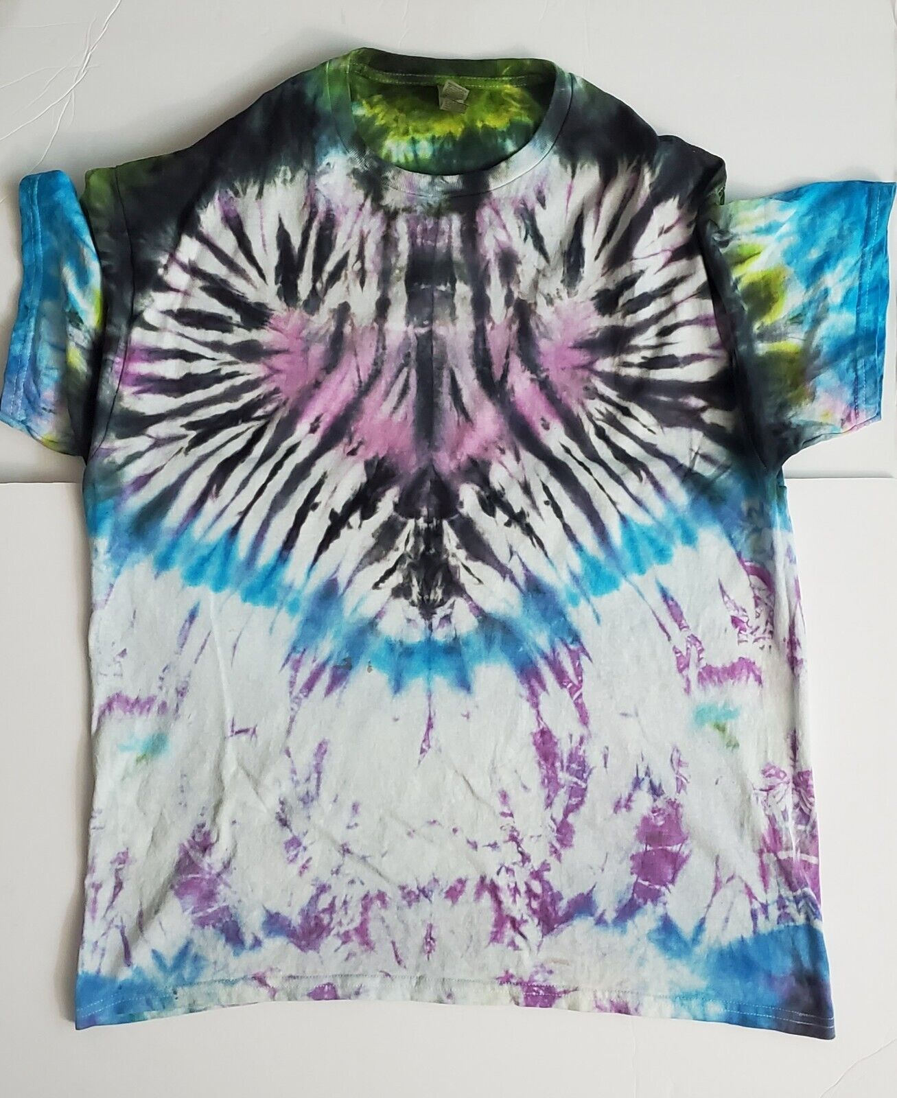 Handmade In UK Tie Dye T-Shirt. Winged Hearts Opening Skies. Men's Extra Large.