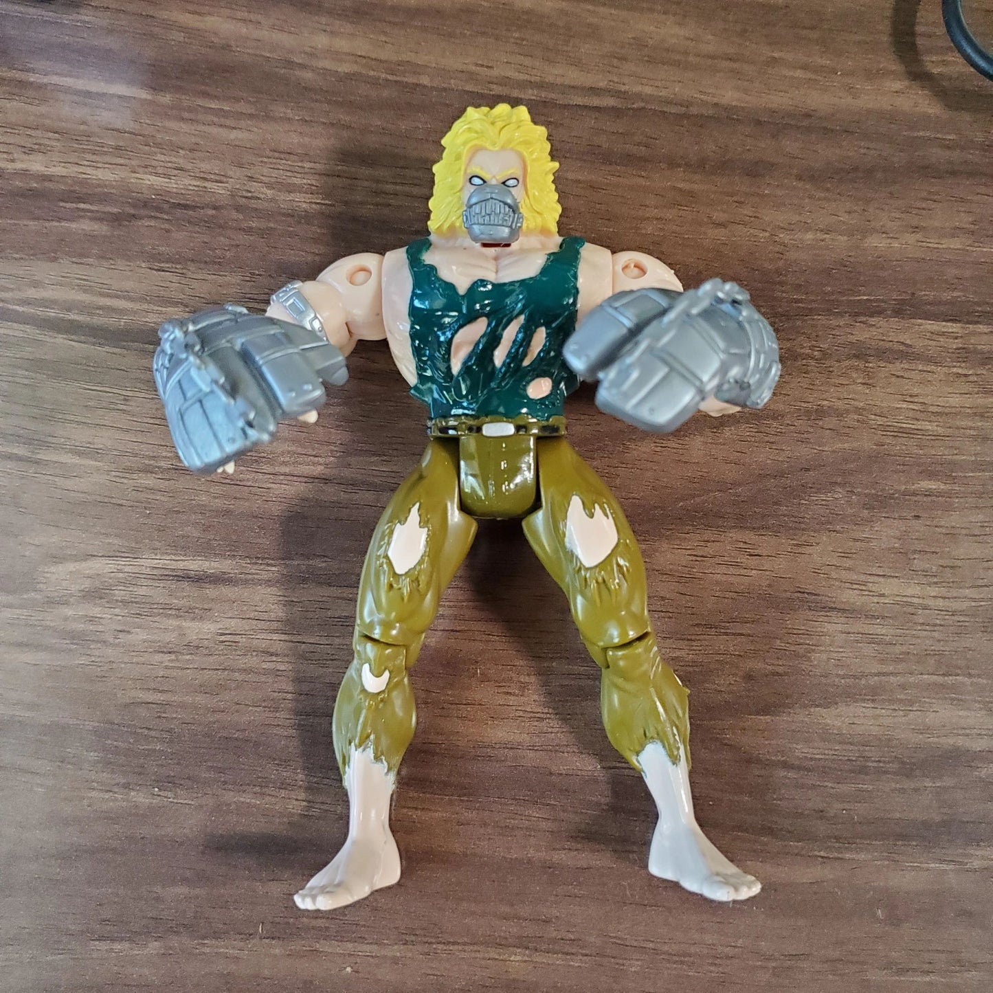 1995 Captive Sabretooth.